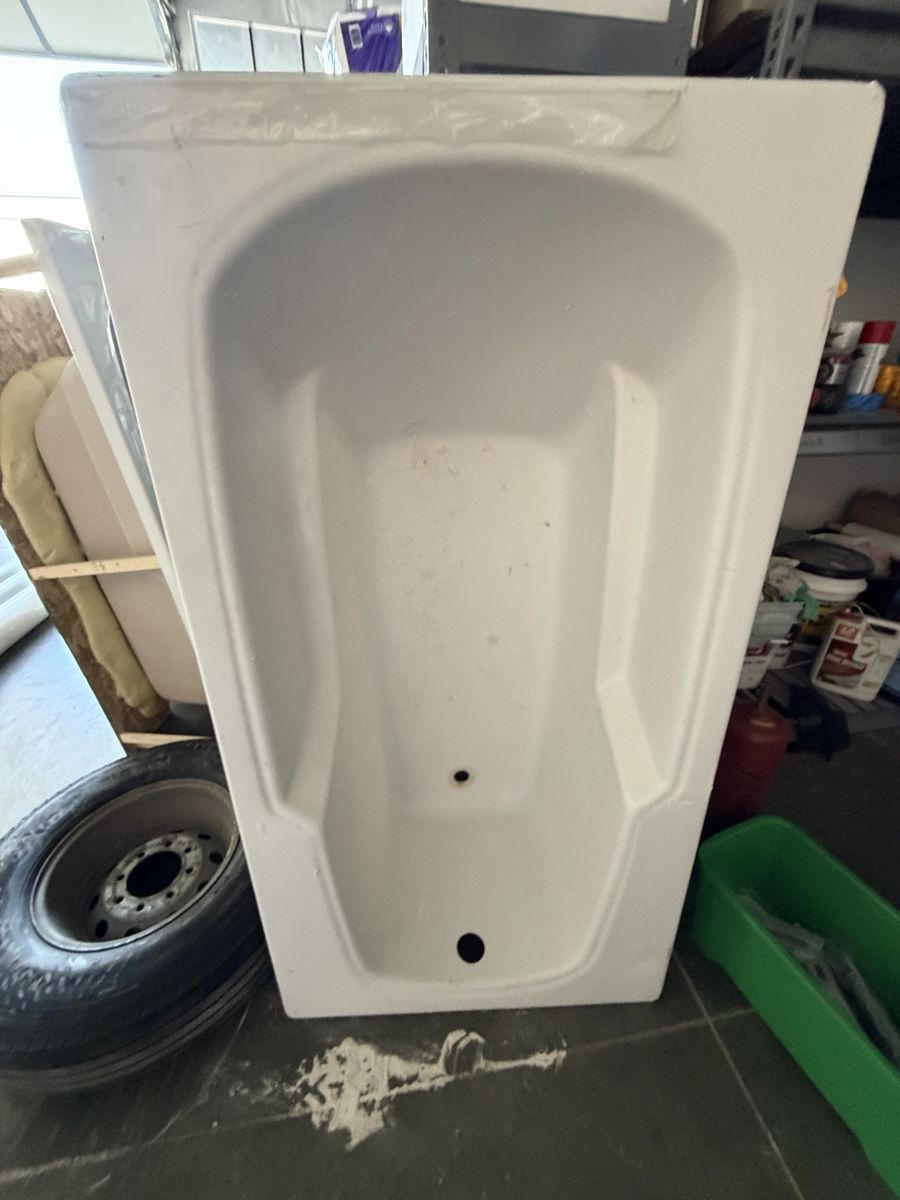 32x60 soaker tub