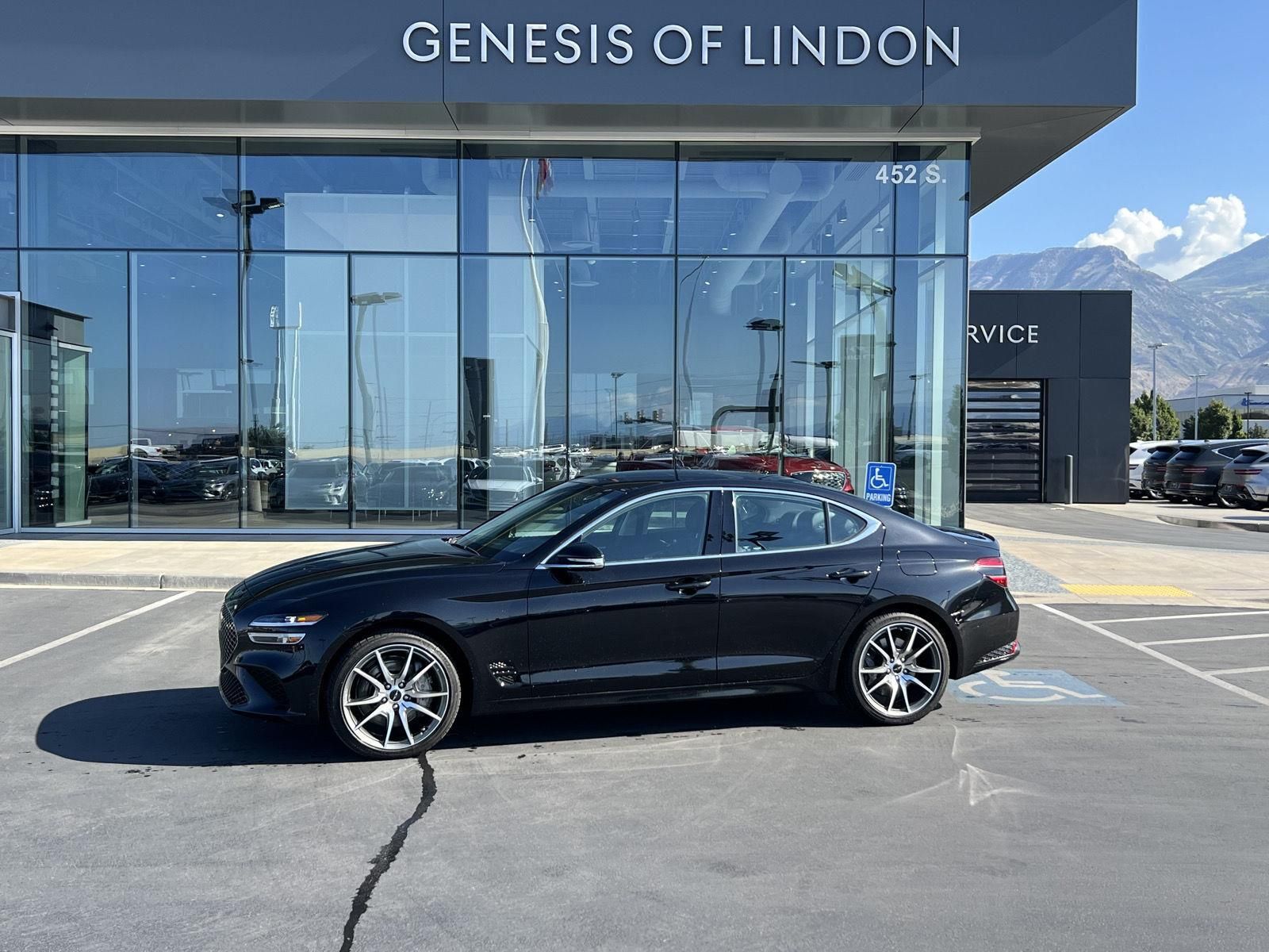 2026 Genesis G70 2.5T Standard