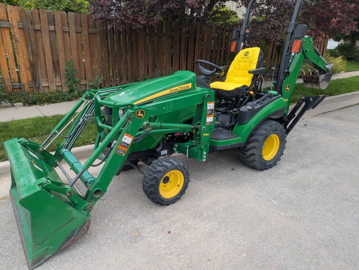 John Deere 1025r compact tractor