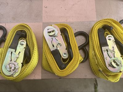 3 large Ratchet straps tie down working load 500 lbs