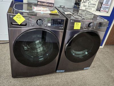 BEAUTIFUL BRAND NEW! LG WASHER AND GAS DRYER SET!