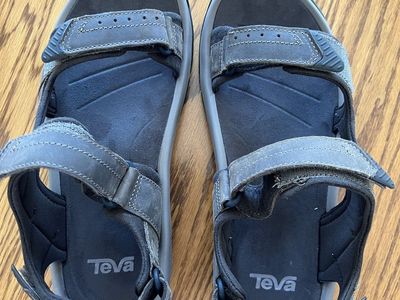Teva Sandal’s Men’s size 9