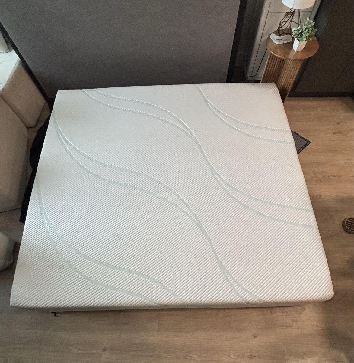 Tempurpedic king size mattress with box spring
