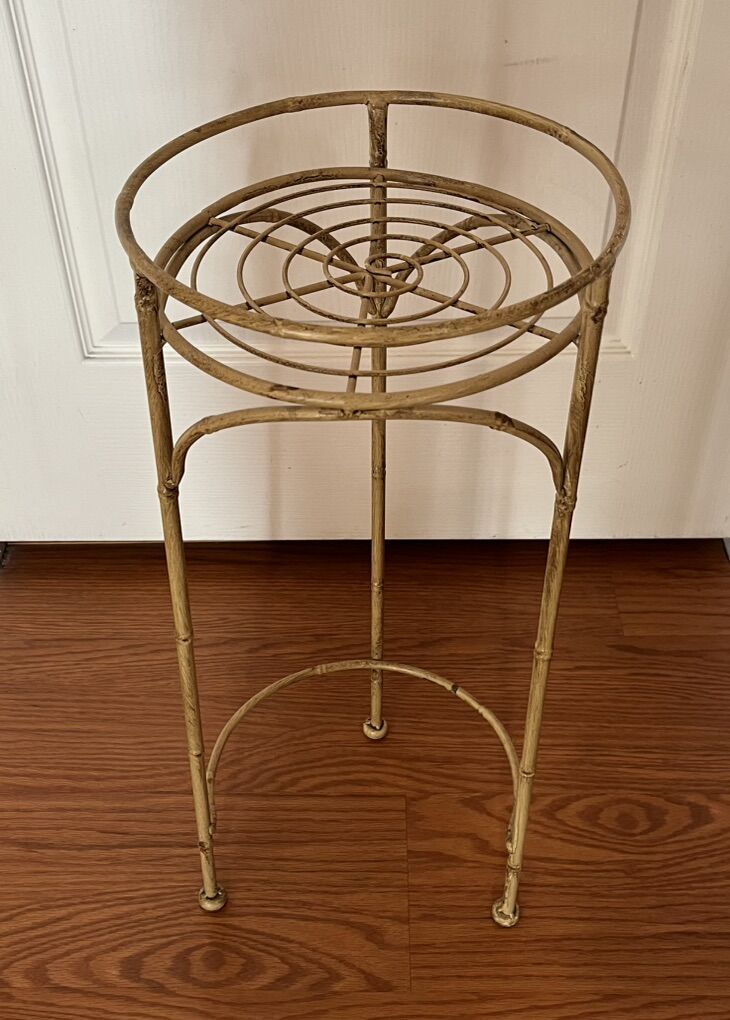 Rod/Metal Corner Flower Pot Holder/Stand.