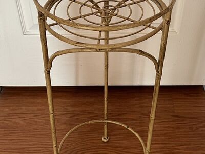 Rod/Metal Corner Flower Pot Holder/Stand.