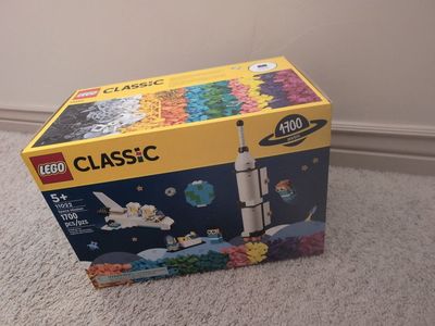 LEGO Classic Space Mission 11022 – 1700 Pieces (Brand New Sealed)