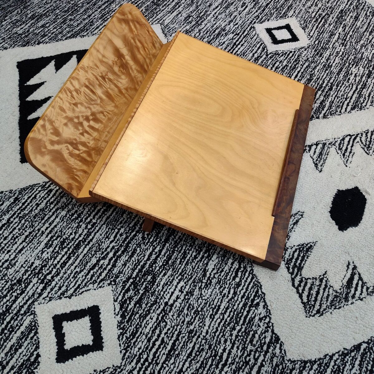 Handcrafted portable lap desk