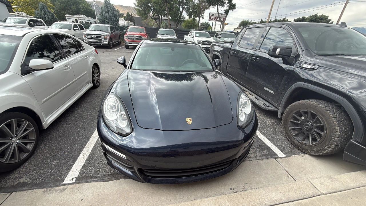 2016 Porsche Panamera Base