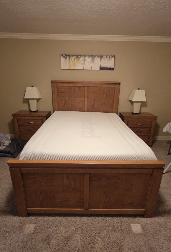 Wooden Queen Sized Bed Frame with Headboard and Footboard and Rails