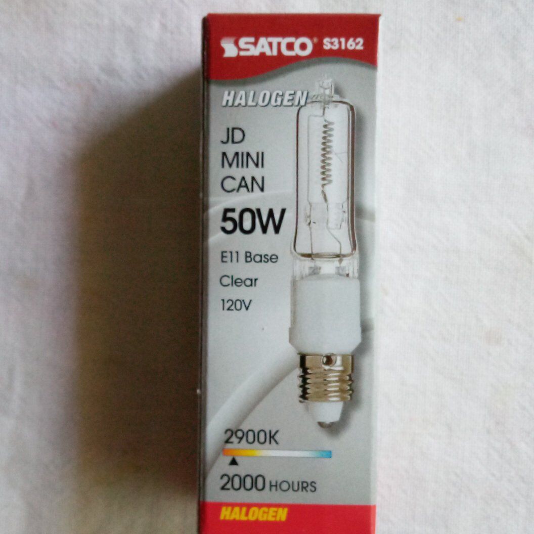 New Satco S3162 50 watt Halogen Light Bulb