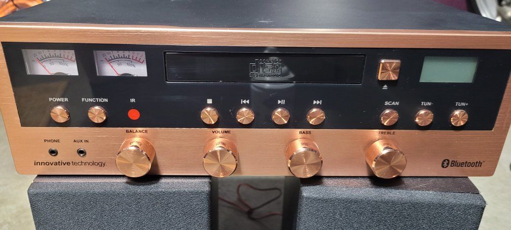 innovative bt receiver w/speakers