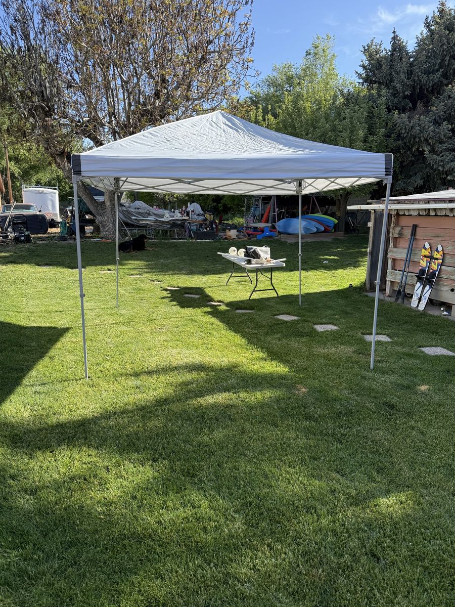 EZ  UP   Foldable Canopy