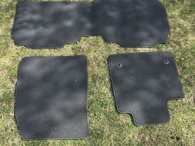 New GM Set Of 3 Car Mats