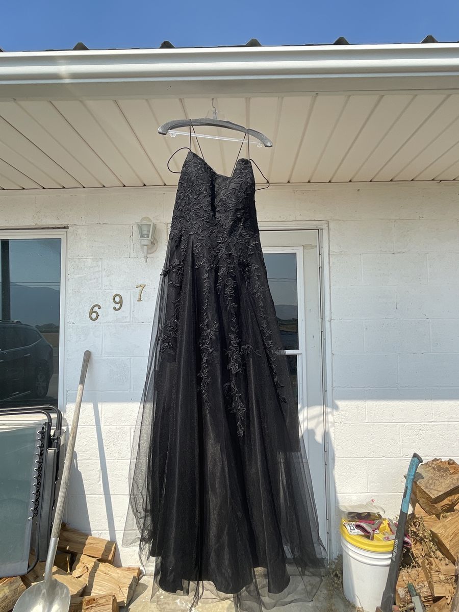 Black prom dress