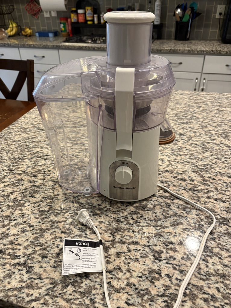 White Hamilton Beach Juicer
