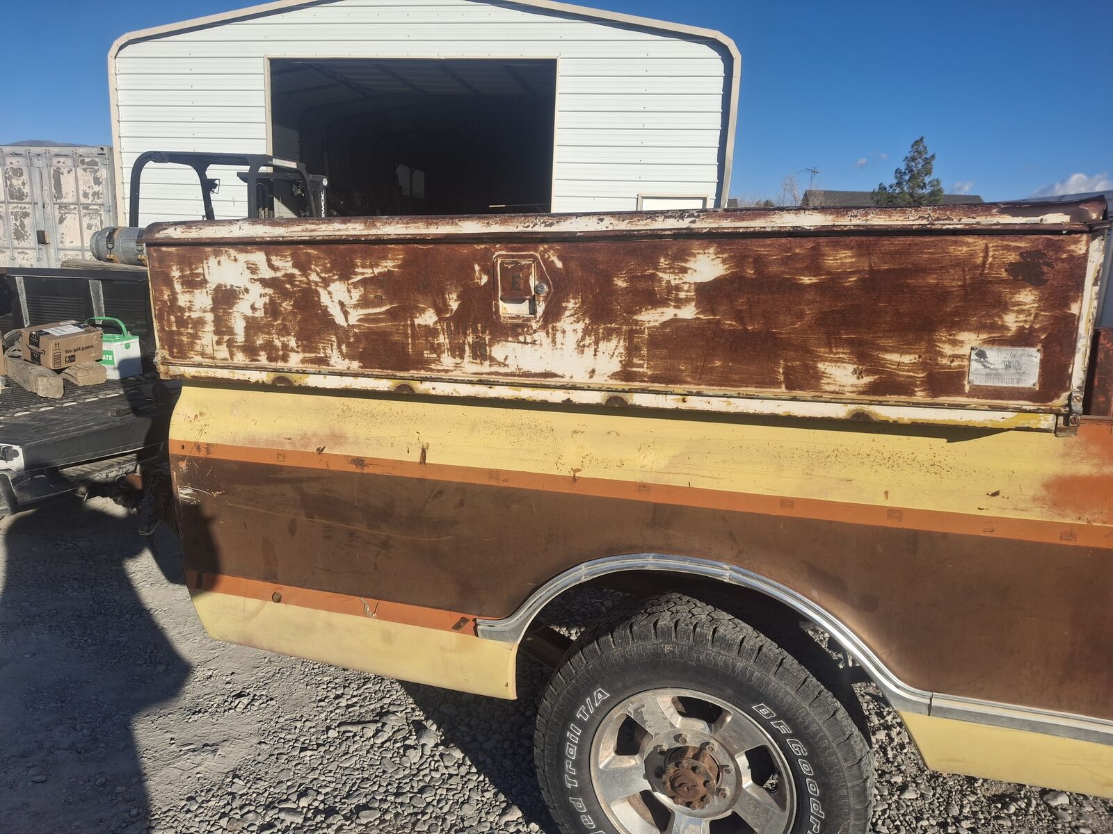 A PAIR OF 6' LOCKABLE STORAGE COMPARTMENTS