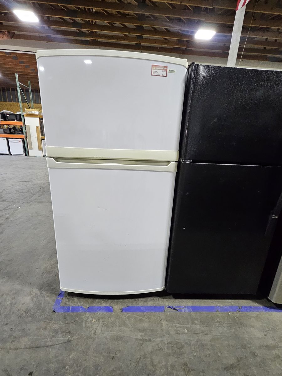 Kenmore White Top Freezer Refrigerator