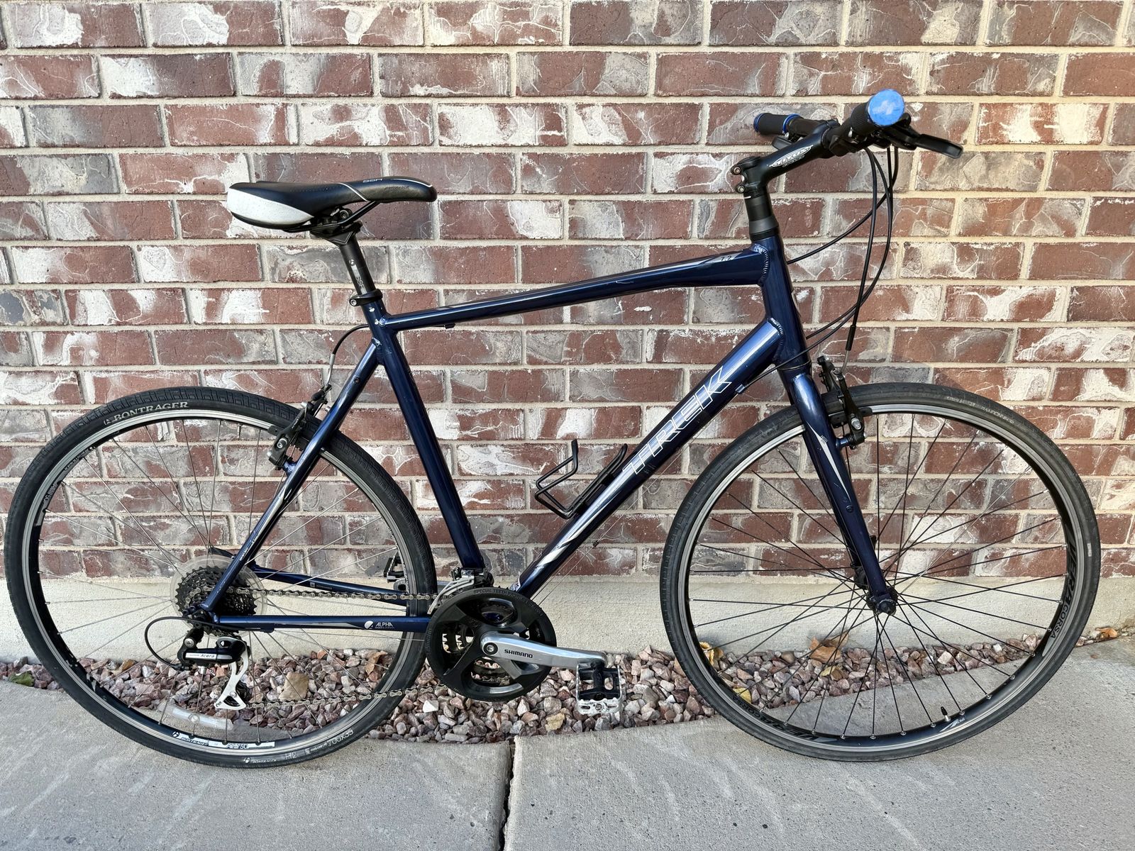 XL Trek 7.2 FX Commuter Hybrid Bike