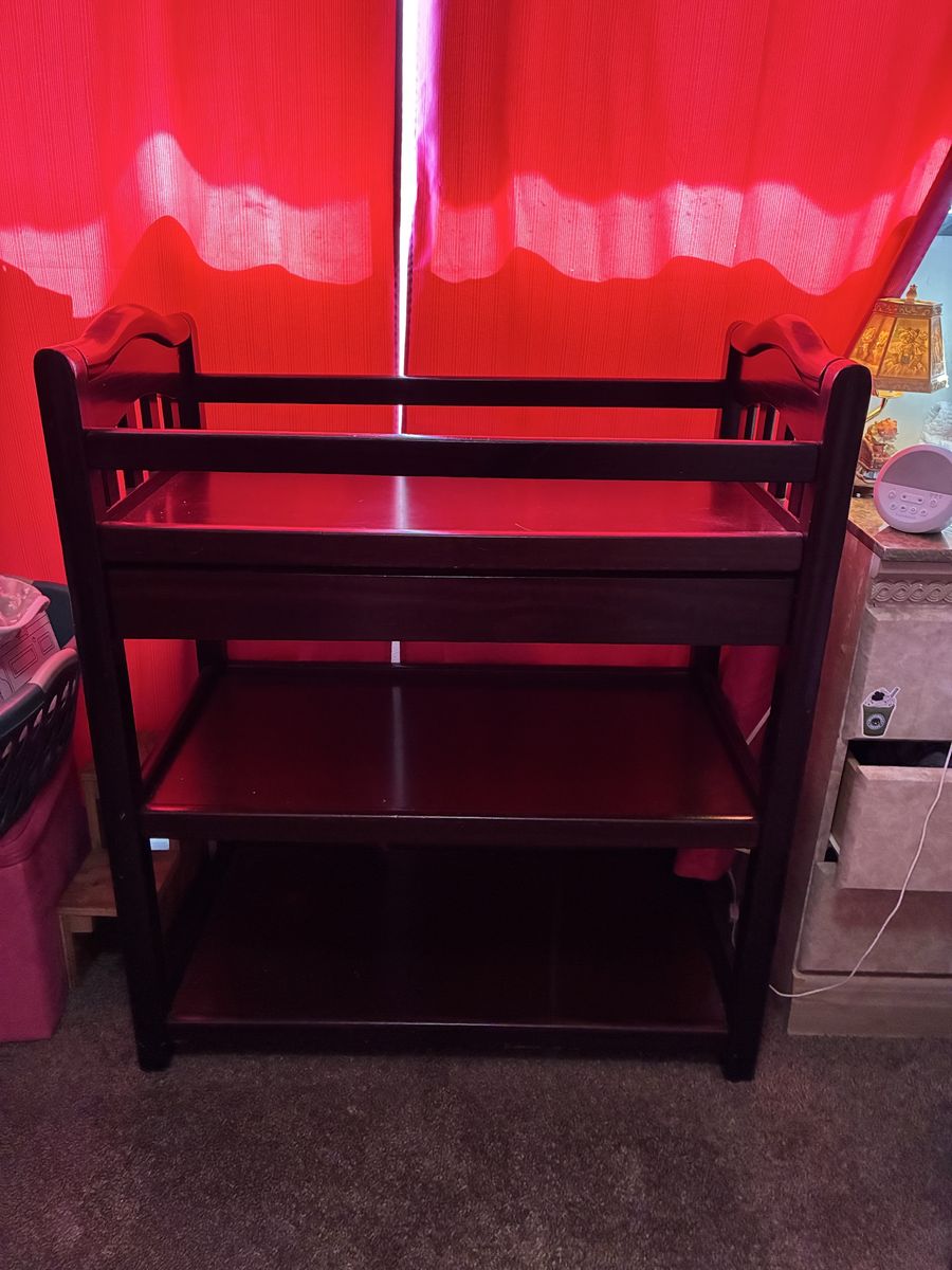 Free wooden changing table
