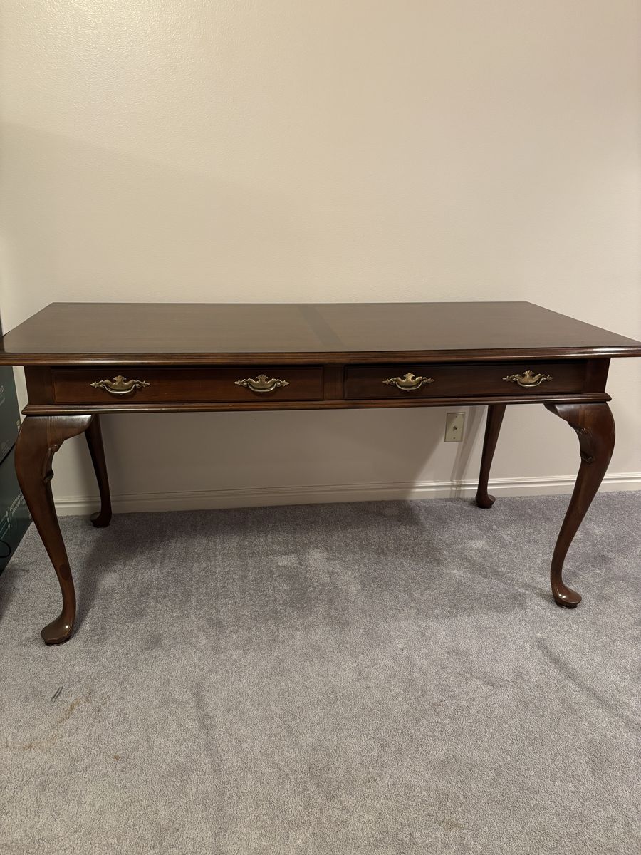 Beautiful Ethan Allen Desk