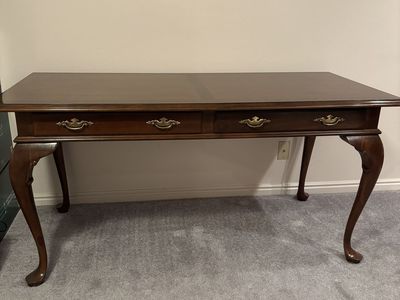 Beautiful Ethan Allen Desk