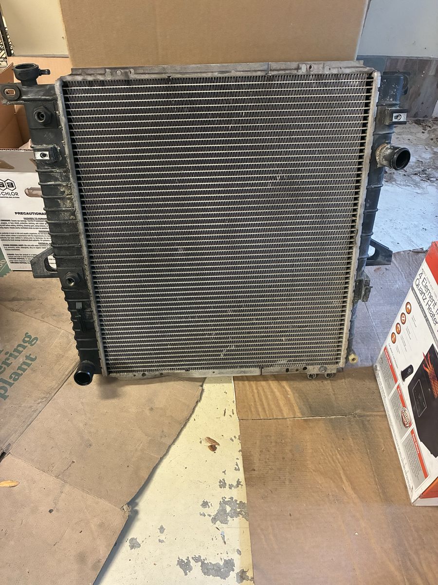 1998-2001 Ford Ranger/Explorer 4.0L V6 Radiator OEM