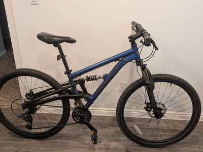 Gravity FSX 27.5 DLX24 mountain bike