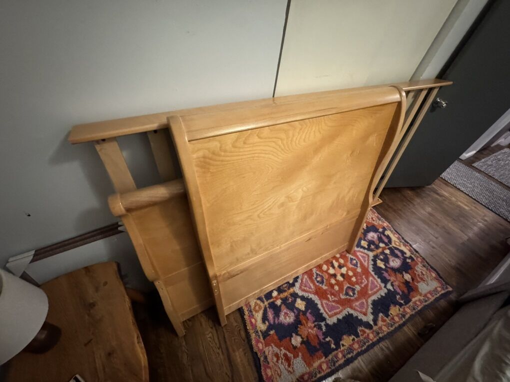 Gorgeous Maple Sleigh Bed - Twin