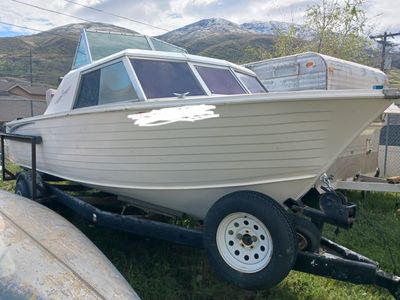1974 19 foot alluminum crestliner cuddy