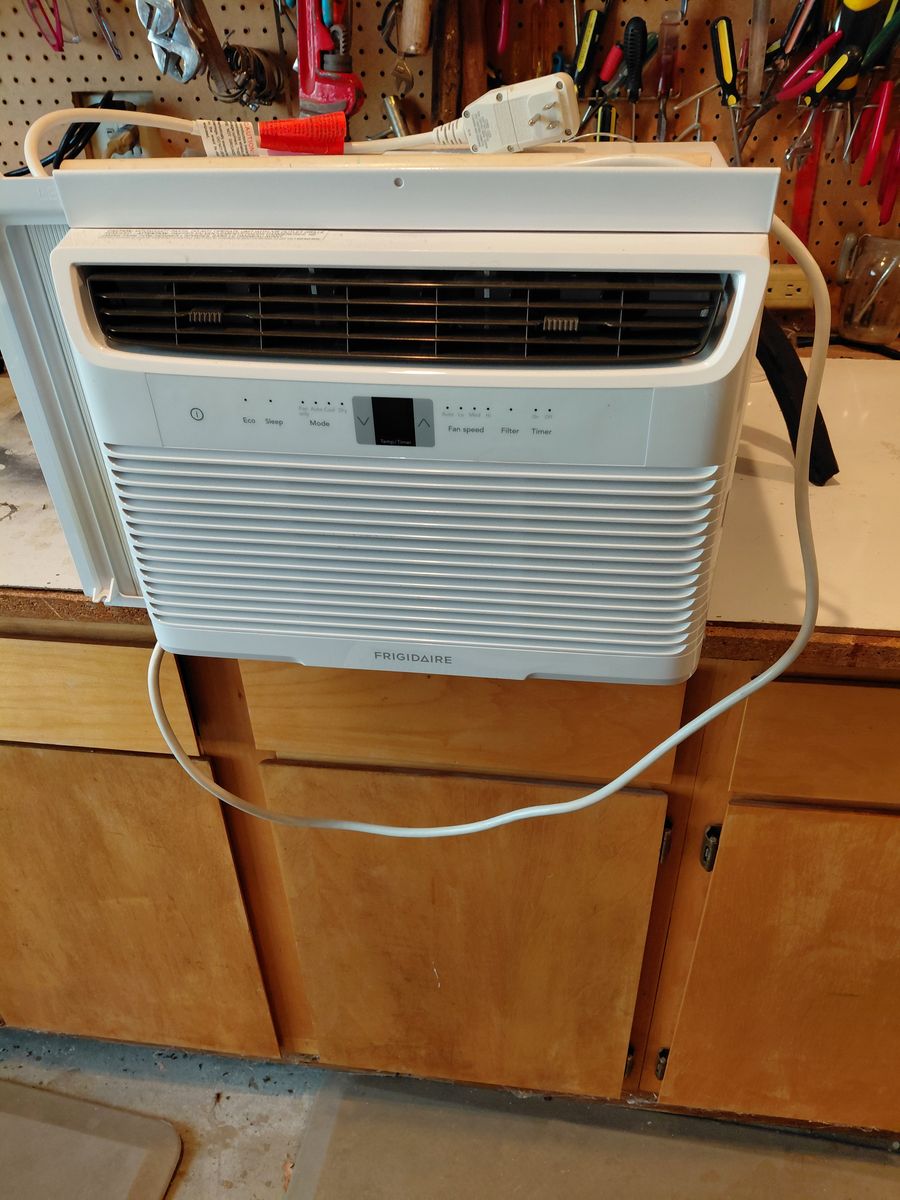 2 Window air conditioners $10 each