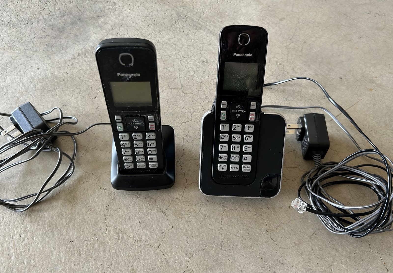 PANASONIC KX-TGC350 Cordless Phone System with 2 Handsets Base Chargers PNLG1073
