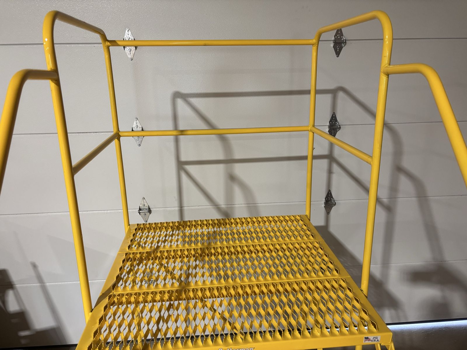 Main image 6