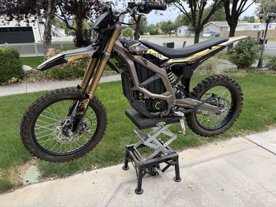 2026 Surron Ultra Bee Desert Brown Trails Edition