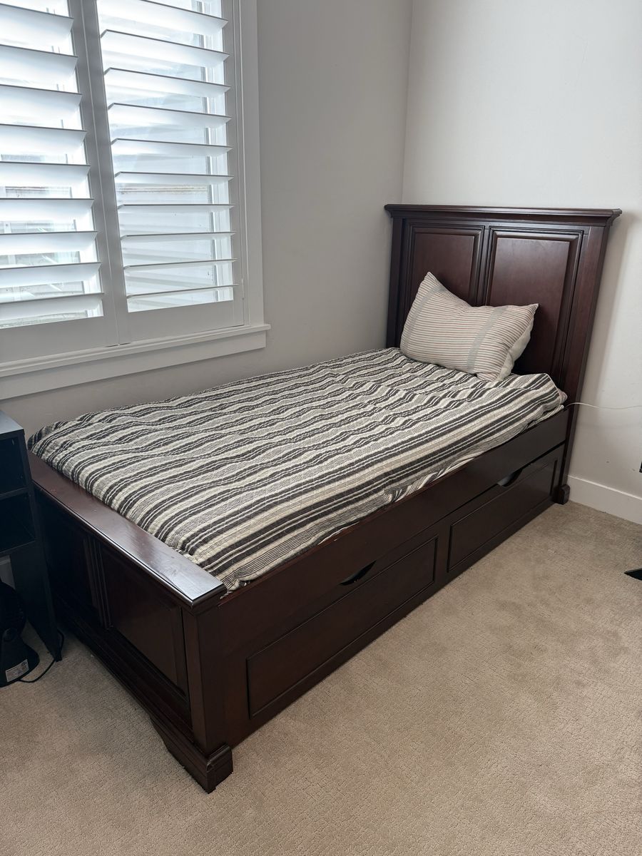 Solid Wood Twin Trundle Bed