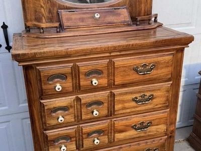 Darling Dresser