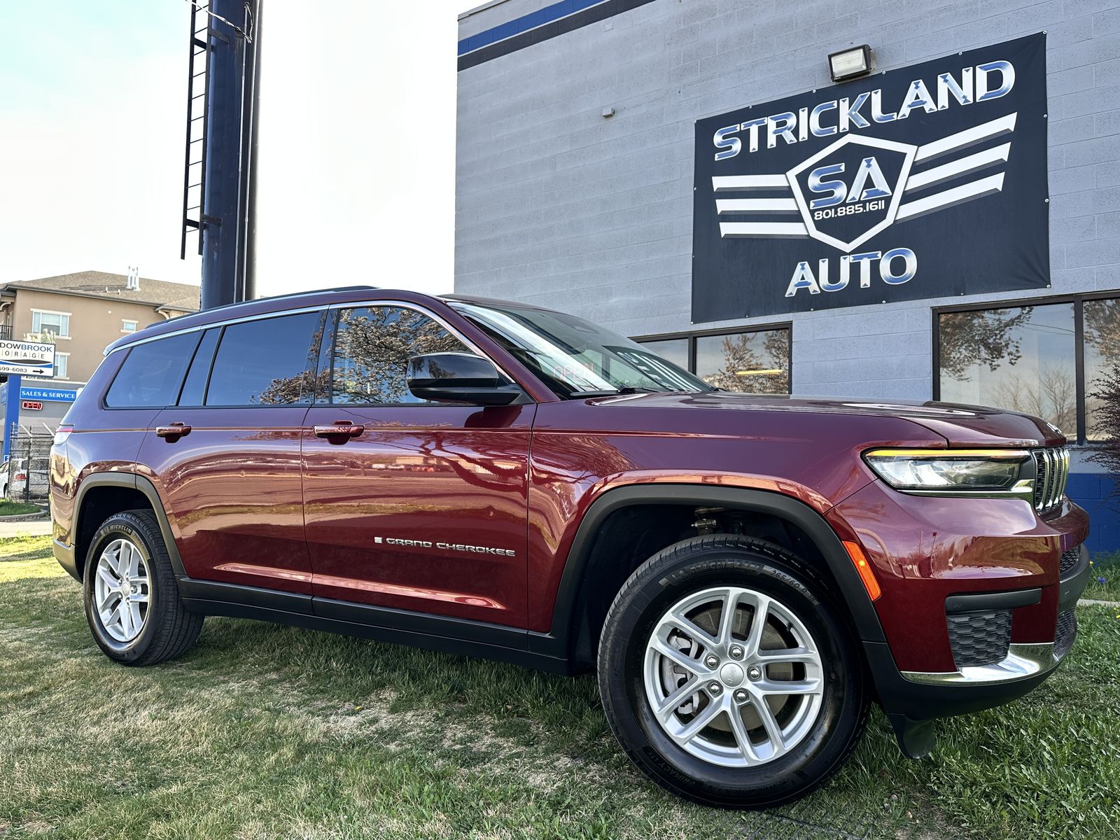 2023 Jeep Grand Cherokee L Laredo