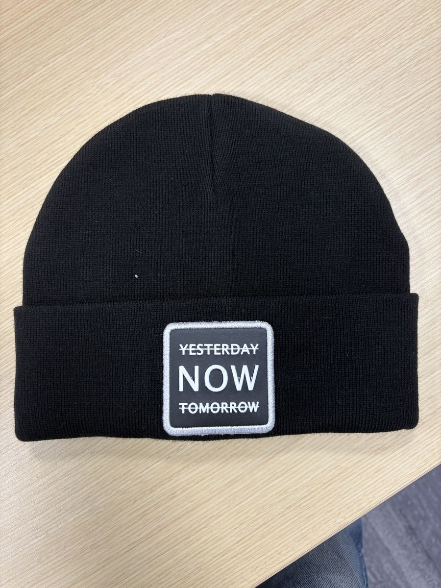 Beanie with Interchangeable Patch, Unisex Streetwear Winter Hat and Drawstring Bag