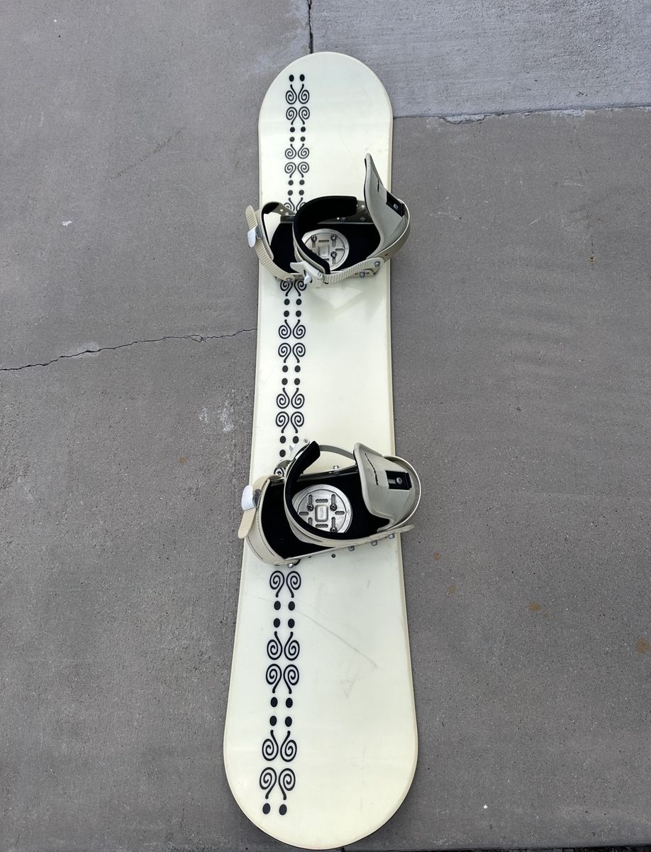 Nice Klew Snowboard with Bindings