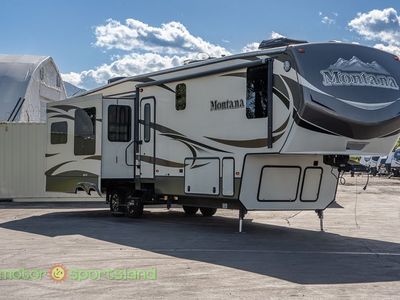 2016 Keystone Montana 3582RL Center Bath Outdoor Kitchen
