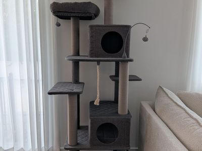 Massive 7-Foot Cat Tree / Tower - Great Condition (Fully Assembled!)