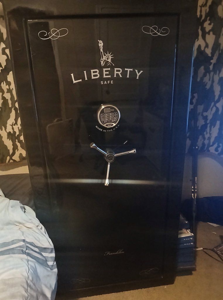Liberty Safe Franklin Series Heavy-Duty Gun Safe with Electronic Lock and Interior Lighting