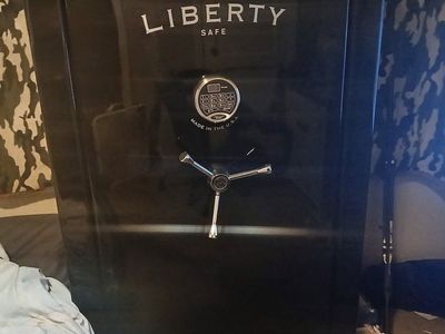 Liberty Safe Franklin Series Heavy-Duty Gun Safe with Electronic Lock and Interior Lighting