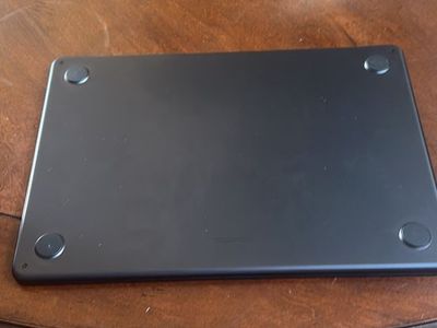 MacBook M4 2025