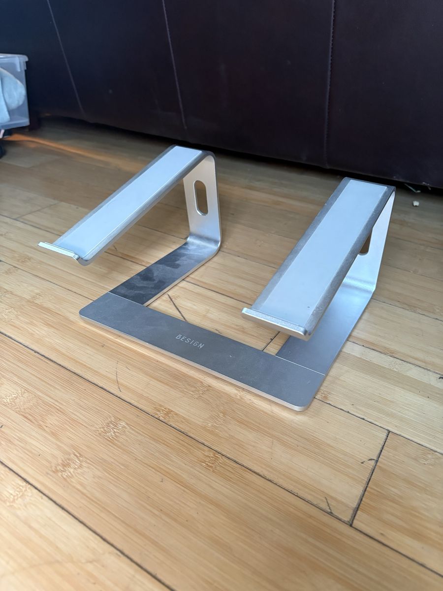 Laptop stand