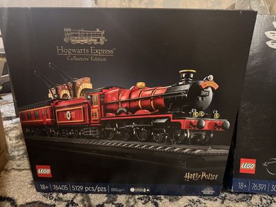 Trade/Sell New Lego Hogwart’s Express collector’s edition 76405