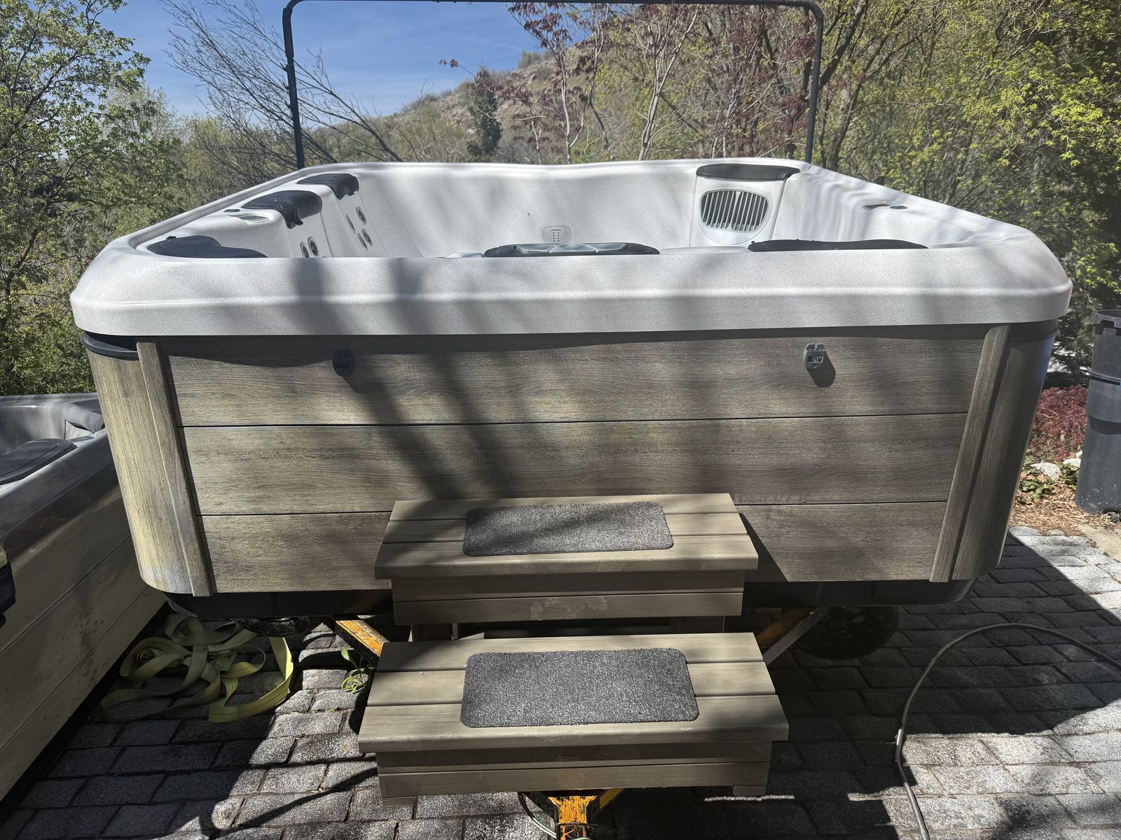 2022 Bullfrog A7 Hot Tub Spa with Delivery