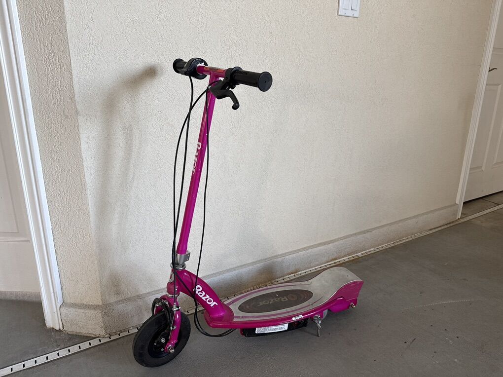 Razor E100 Electric Skooter