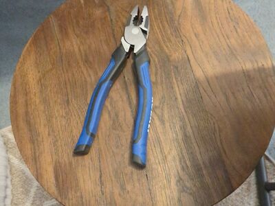 Kobalt 9-inch lineman pliers with a wire cutter