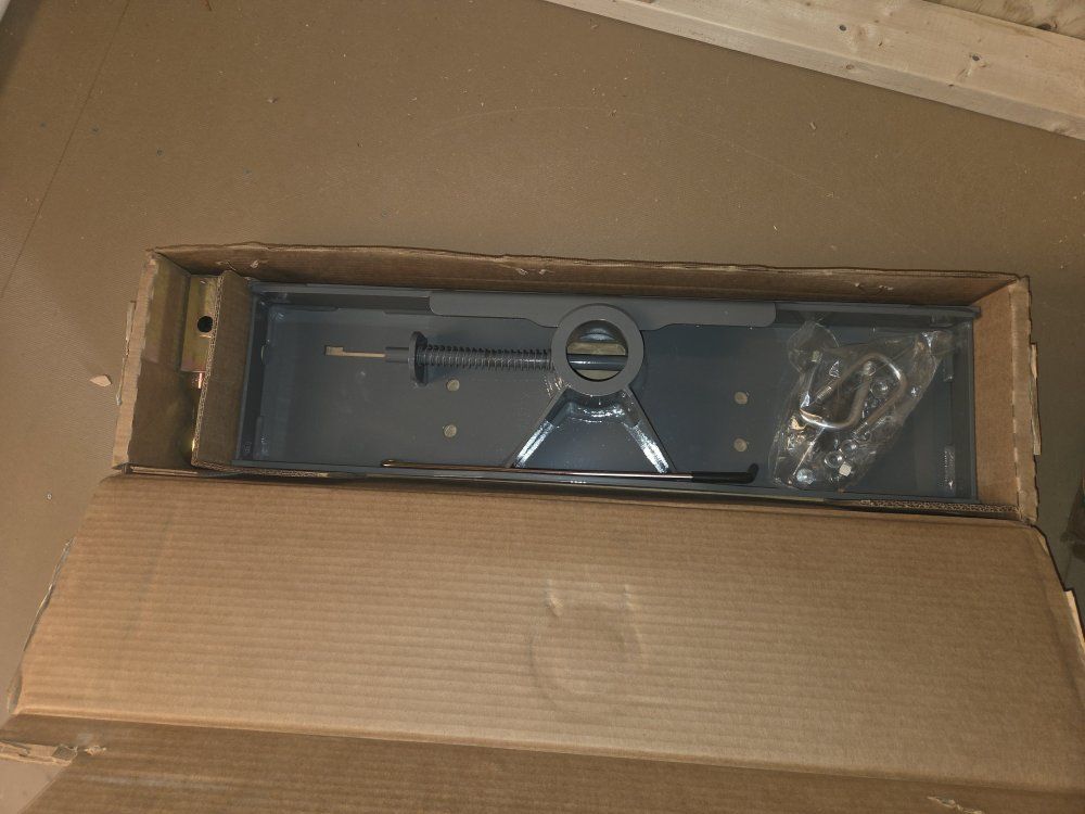 B&W GOOSE NECK HITCH for chev/gmc 2016 to 2019