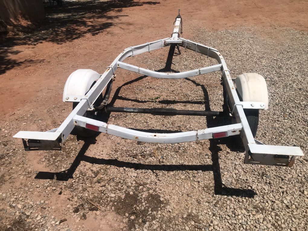 BOAT TRAILER 14.5 L x 5' W Takes a 10-12' Boat